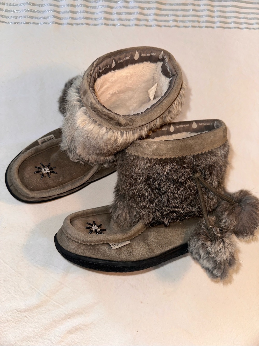 Soft Moc 8 Faux Fur Real Leather Moccasins (faux fur is different shades)